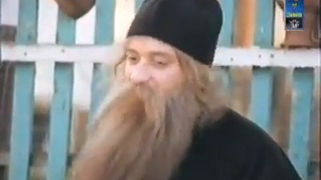 Да ну бабуля дело говорит надо брать топор и... 😂 смотреть онлайн