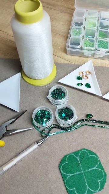 скоро вышью ещё один клевер🍀 #броширучнойработы #бро? смотреть онлайн