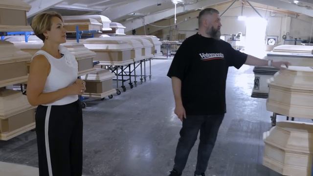 Как делают гробы в России: полный цикл на крупнейшем з?