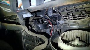 Замена электродвигателя печки Опель Астра Н