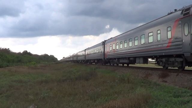 "Перед грозой" 2ТЭ116У-0257 с поездом 245А Санкт-Петербург — смотреть онлайн