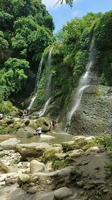 Страна, в которой есть, что посмотреть, а туристов нет. смотреть онлайн