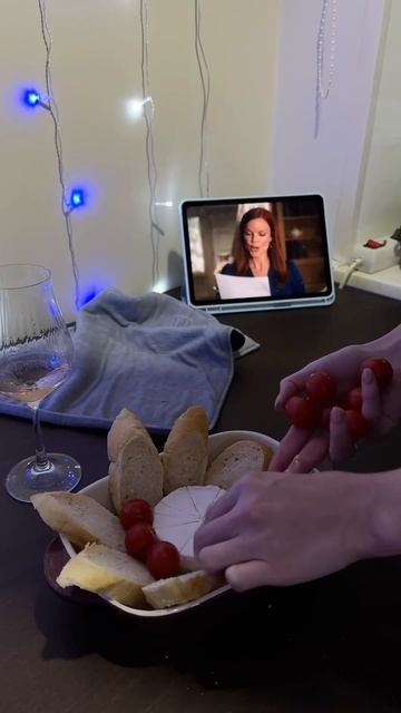 Идеальная, быстрая и обалденно вкусная закуска к вину 🤤 смотреть онлайн