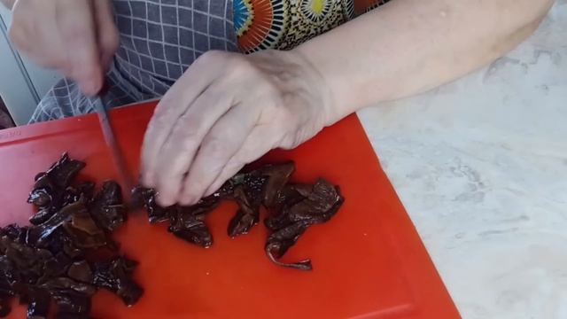 Замечательный соус к любому гарниру.Мясо мягчайшее мо смотреть онлайн