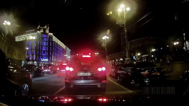 Полиция забыла включить светофор в субботу на Крещатике『Taxi Kiev Ukraine』 смотреть онлайн