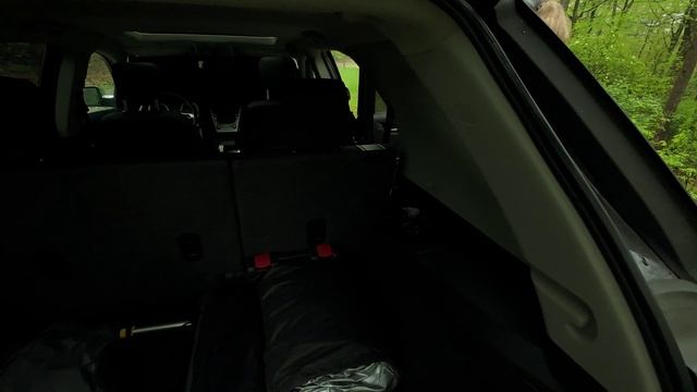 Провели ночь в американском кемпинге в багажнике машины.