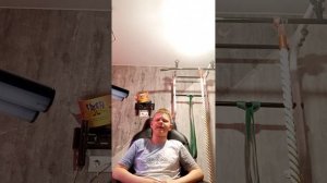 клей это главный герой этого видео