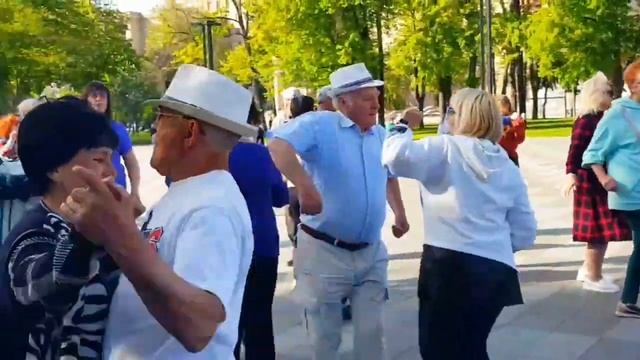3 мая 2025 НЕЗАБУДКА, НЕЗАБУДОЧКА !!! #kharkiv смотреть онлайн