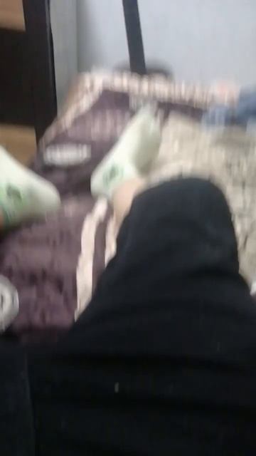 Мама сшила мне штаны из берёзовый коры чтобы попа не п?