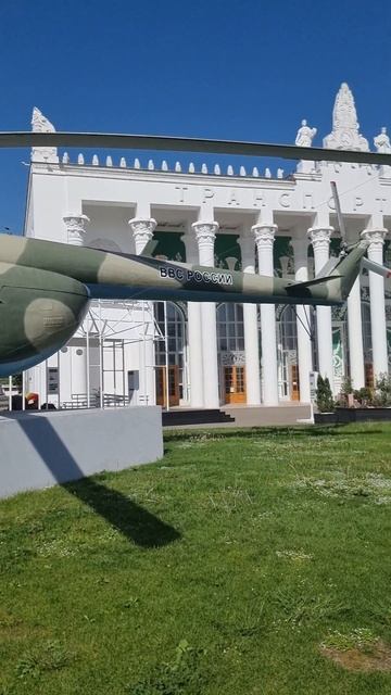 Вертолёт Ми-8 на ВДНХ#shorts #москва #вднх#ми8#вертолёт#выс смотреть онлайн