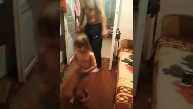 Дети любят танцевать