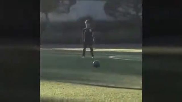 Сын форварда «Реала» Криштиану Роналду положил со штрафного в стиле ПАПЫ