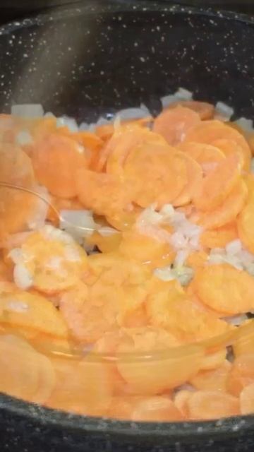 Такой супчик я часто готовлю своим родным по выходным дням, уже очень он вкусный получается. смотреть онлайн