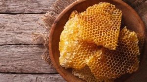 Можно ли есть пчелиный воск.
