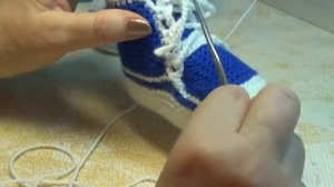 Вязание спицами пинетки кеды