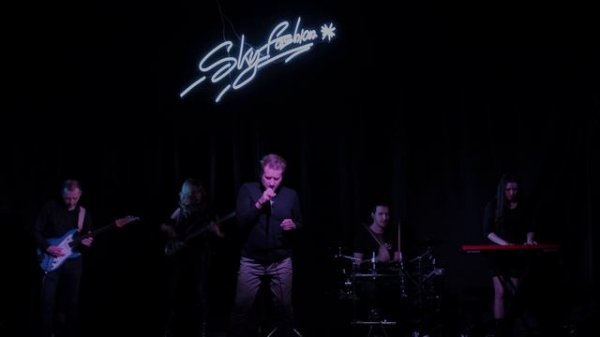 Back to Life -Sky Fashion