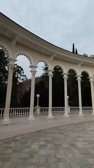 Нельзя есть плоды неизвестных деревьев или кустов. https смотреть онлайн