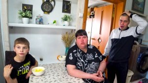 ПРИЕХАЛИ ГОСТИ, ЖАРИМ ШАШЛЫК, ДЕНЬ РОЖДЕНИЯ МАТВЕЯ.  Из города в деревню 807 серия