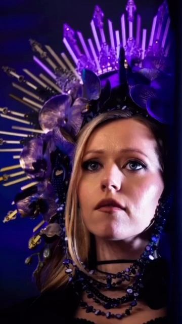 Orchids Queen 👑 #handmade #crown #shorts #коронаручнойработы смотреть онлайн