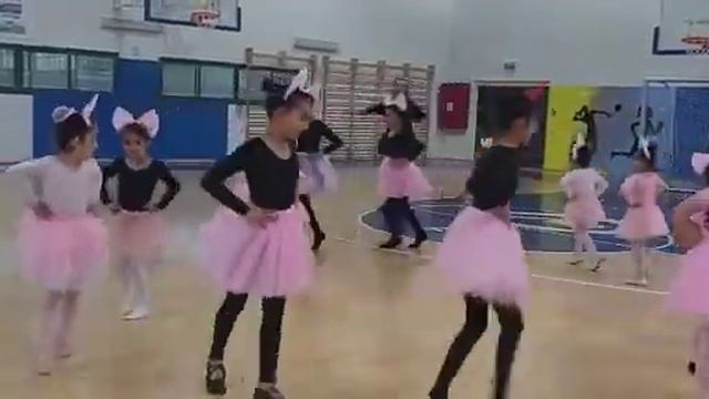 Р.2. Fun training, ballet studio. Dance teacher, Irina Jammal. Nein, Israel. 28 03 2022. смотреть онлайн
