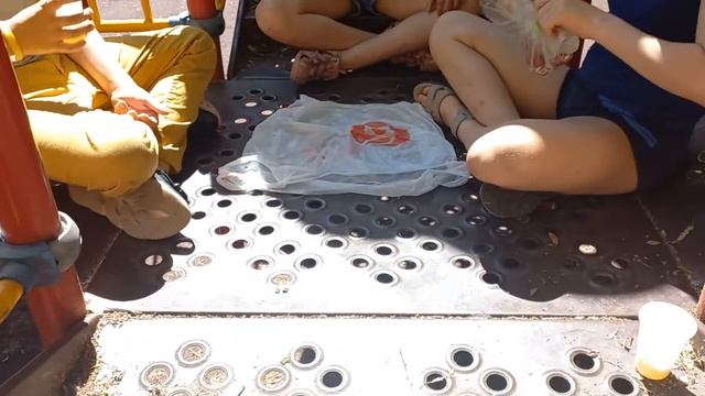 едим еду с закрытыми глазами часть2 смотреть онлайн