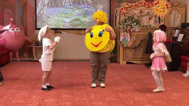 Песенка "Трудно быть зайчишкой". Дети группы №11 "Почем? смотреть онлайн