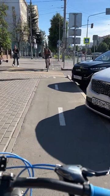 Макдональдс в замке Казань вкусно и точка велопробег ?