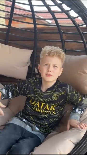 Меня зовут Максим ,это моё первое видео ,поддержите по? смотреть онлайн