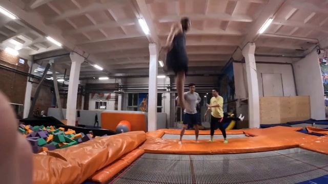 BUMP на набережной 08.12.2024 паркур, батут, акробатика)