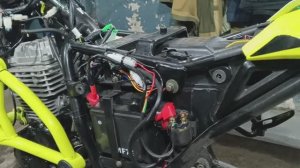 DUKE 300, как снять корпус воздушного фильтра.
