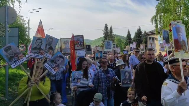 Акция "Бессмертный полк" в Горно-Алтайске, 9 мая 2025 смотреть онлайн
