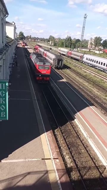 ТЭП70БС-0182 проследует резервом по ст. Псков#ржд#поезда#? смотреть онлайн
