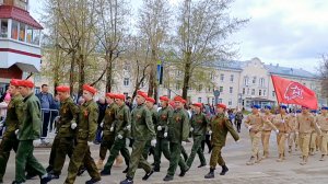 Парад Победы/Праздничный стол с шашлыком