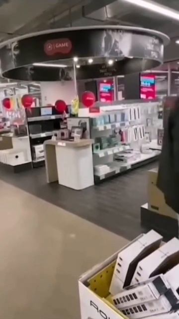 Бустер и Хозяева сделали хорошее дело #стрим #деньги #приколы #рек #shorts смотреть онлайн