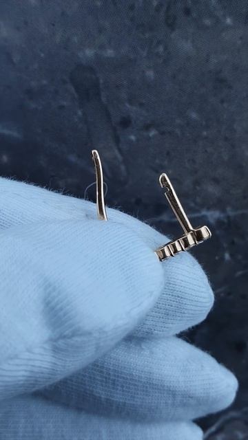 Серьги из красного золота с зелеными гранатами и фиан? смотреть онлайн