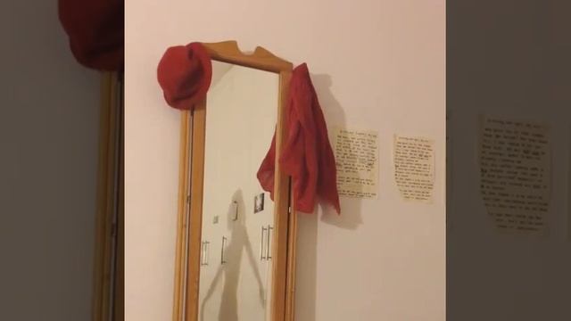 Девушка голая танцует в зеркале. Красиво, но не очень. смотреть онлайн