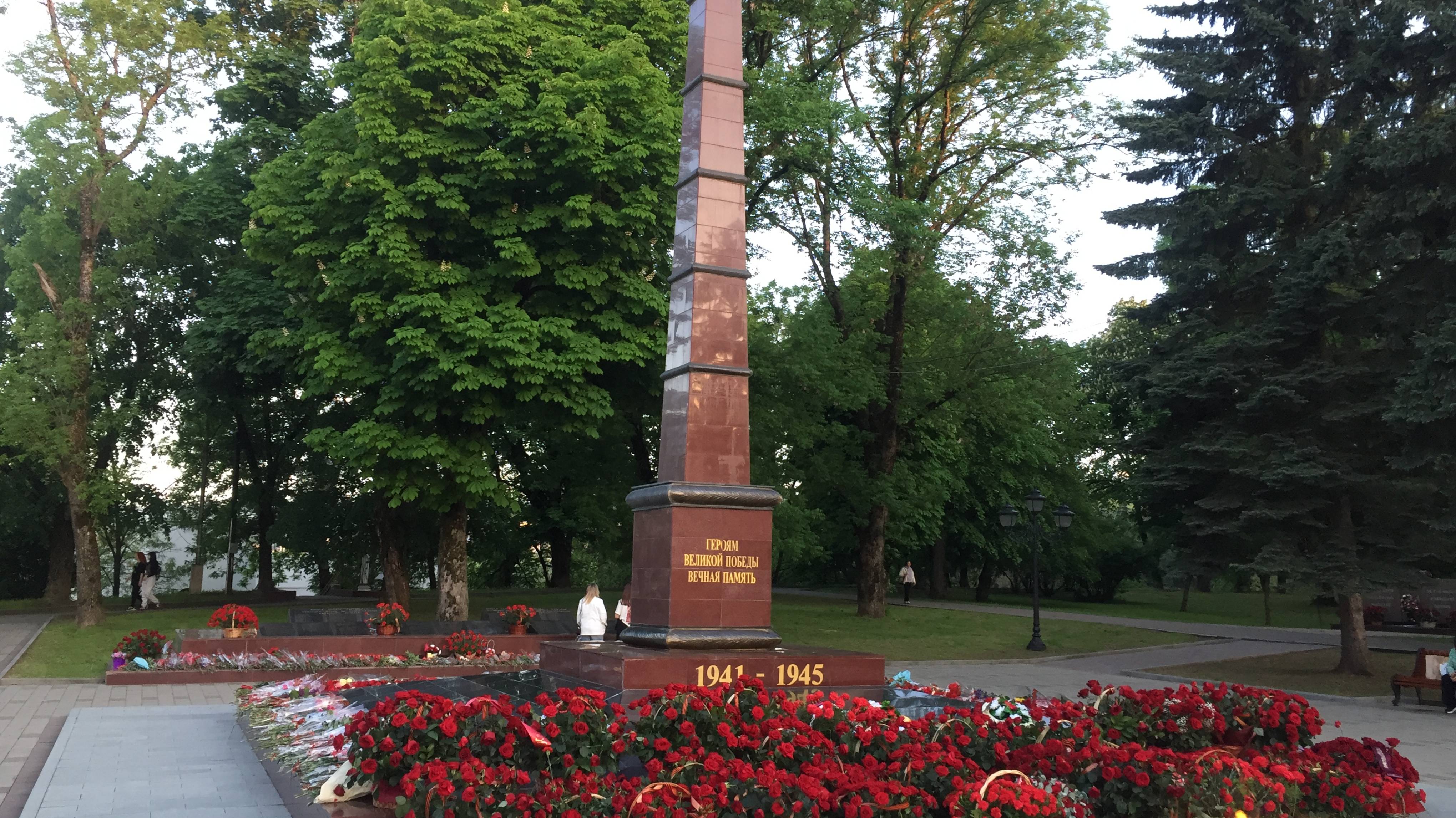 Жители и гости Нальчика празднуют 80 летие Великой Победы. Кабардино-Балкария 9 мая 2025 года смотреть онлайн