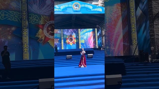 Пшан Ханшайым в исполнении песни Туган-ел смотреть онлайн