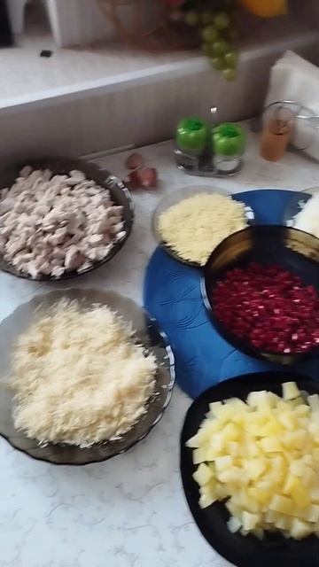 Салат с ананасом и гранат, #еда , #кухнядома ,shorts! смотреть онлайн