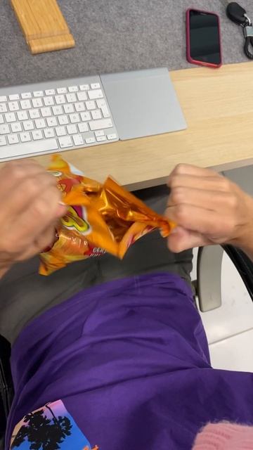 😱НАШЕЛ ЭТО…В ЧИПСАХ ВЛАДА А4 LAVA - LAVA❗️ смотреть онлайн