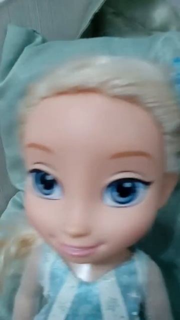 Басик тоже хочет петь песню но Эльза ему не позволяет ? смотреть онлайн