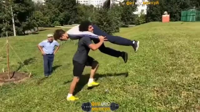 Самый мощный борец и боец мма - Мигран Артурян смотреть онлайн