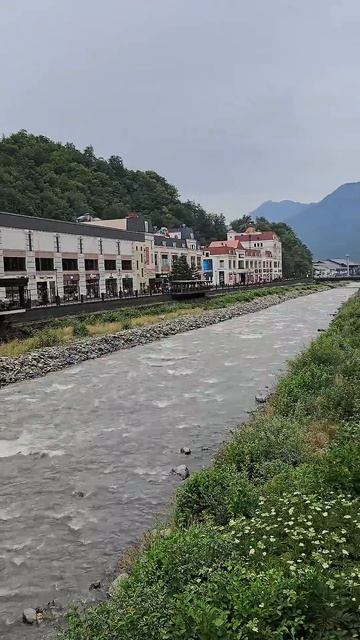 Река Мзымта, протекает в Роза Хутор, Краснодарский кра смотреть онлайн