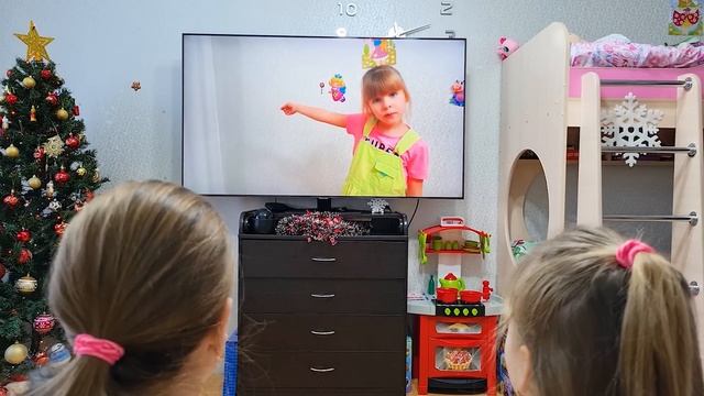 Зачем Сиреноголовый пришёл к Картун Кэт и Хагги Вагги смотреть онлайн