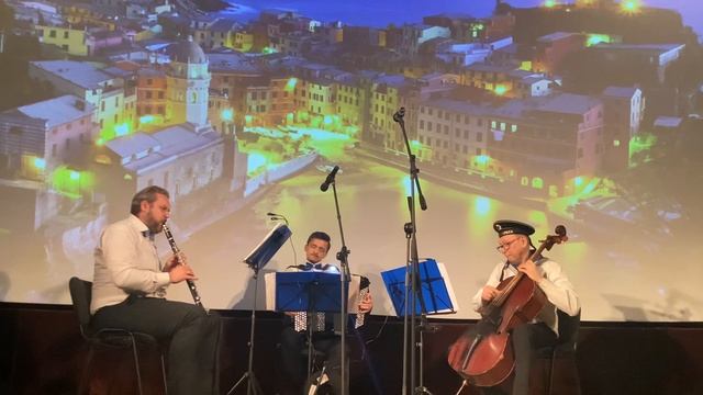 Трио "Ощущения" Trio Sensations Шантель Махалагеаска Shantel Mahalageasca смотреть онлайн