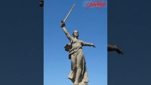 С Днем Победы! Ожившие памятники напоминают о подвигах воинов. Видео нейро открытка 9 мая.