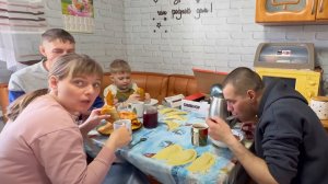 ПОЕХАЛИ К РОДИТЕЛЯМ, ЗАЕХАЛИ К СЕРГЕЮ И ОЛЕ, ОБЪЕЛИСЬ ЧЕБУРЕКОВ.  Из города в деревню 808 серия