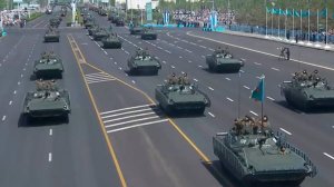 Военный парад Победы в Казахстане прошел на главной площади в Астане