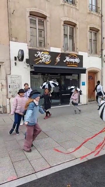 Франция праздничные дни смотреть онлайн