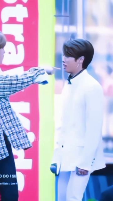 ЮТУБ ПОЛ ВИДЕО ОБРЕЗАЛ!У меня есть тгк про stray kids,если х смотреть онлайн